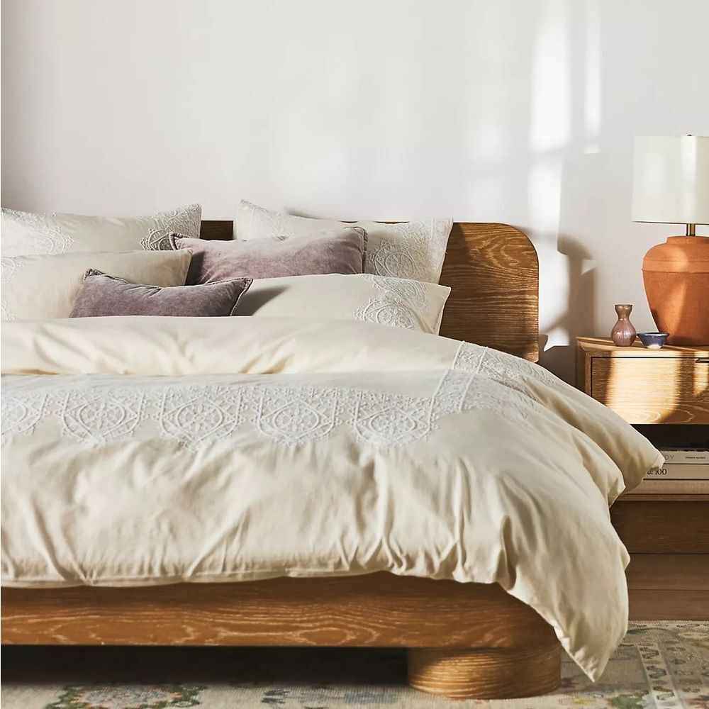 Anthropologie LOUISA EMBROIDERED MELANGE DUVET Style 4540G292AA BIRCH Queen King